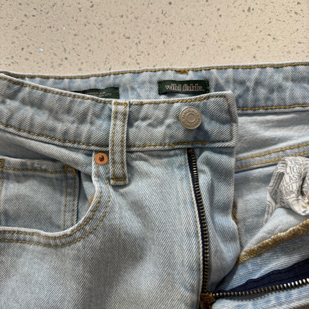 Women’s Ripped Jeans - Picture 6 of 7